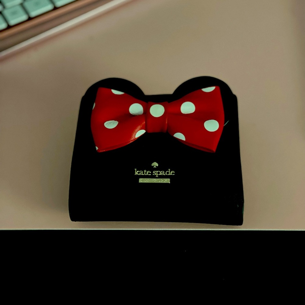 Used Kate spade Minnie Mouse wallet super adorable